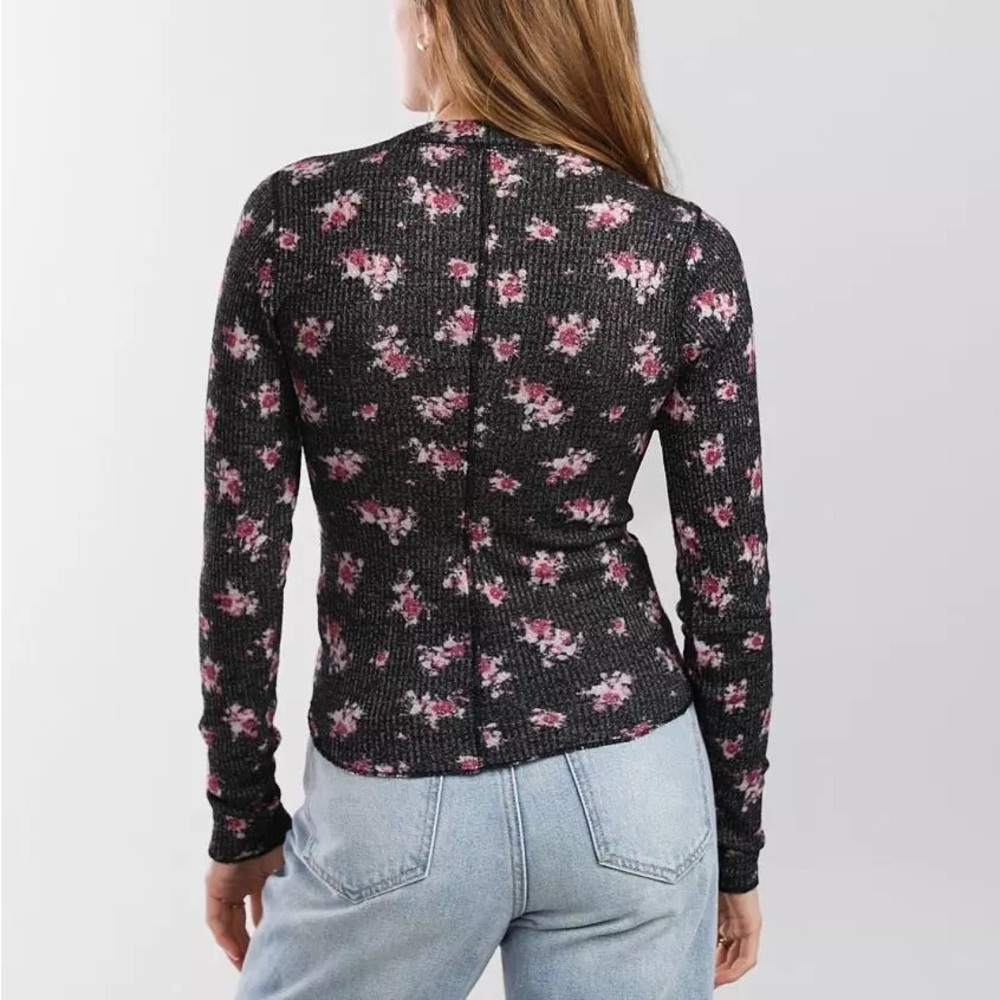 Free People One of the Girls Printed Henley in black - Picture 2 of 7